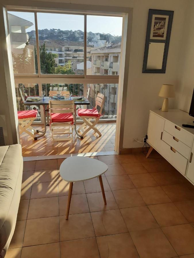 T1 Bis A 50 M De La Plage Sainte-Maxime Exteriör bild